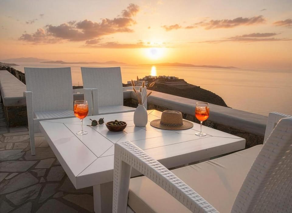 Seating area, Sea view, Sunset