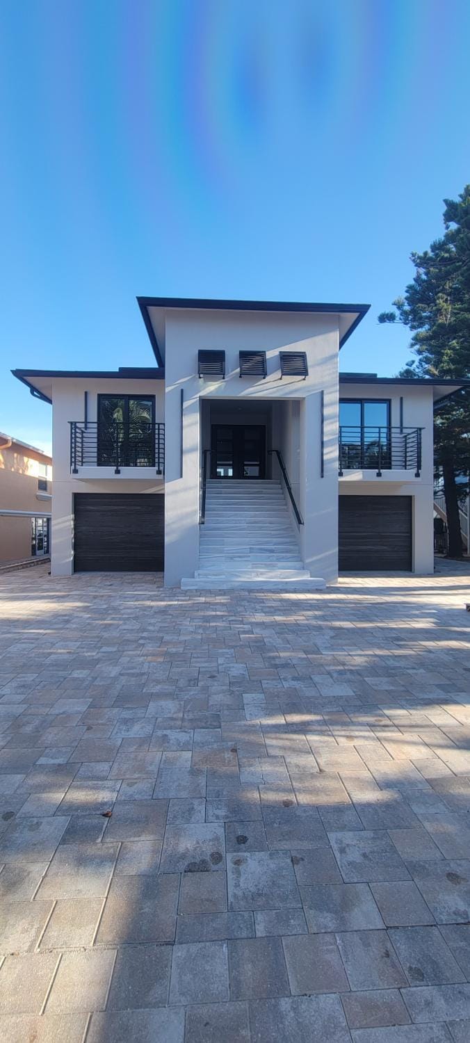 Bayside Beauty House in Estero Island