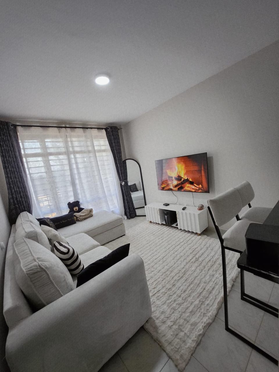 1 Bedroom Apartment near UN GIGIRI and US Embassy Village Market Apartment hotel in Nairobi
