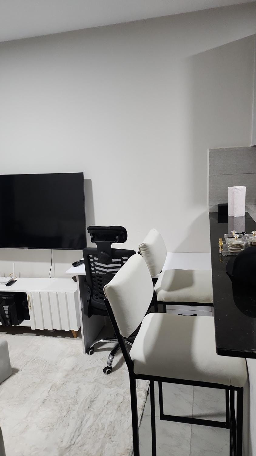 1 Bedroom Apartment near UN GIGIRI and US Embassy Village Market Apartment hotel in Nairobi
