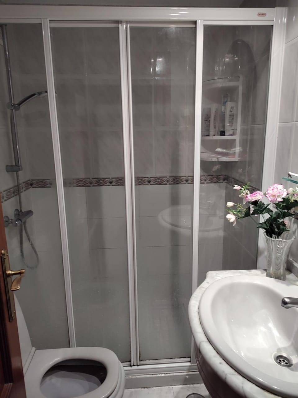 Habitación Privada Alameda de Osuna Vacation rental in Madrid