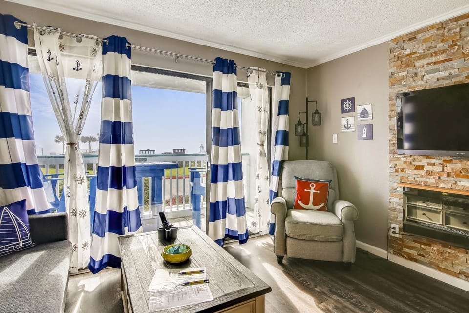 Casa Del Mar 102-Beach-a-holic Apartment in Galveston Island