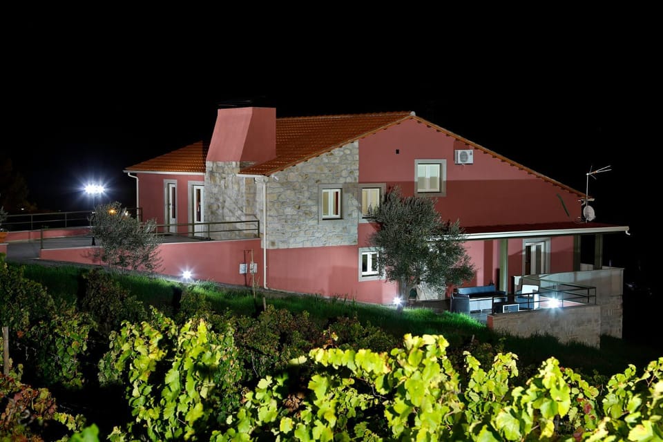 Communal lounge/ TV room, Off site, Night, Summer, BBQ facilities, Garden, Balcony/Terrace, Beach, Communal kitchen, Mountain view, River view