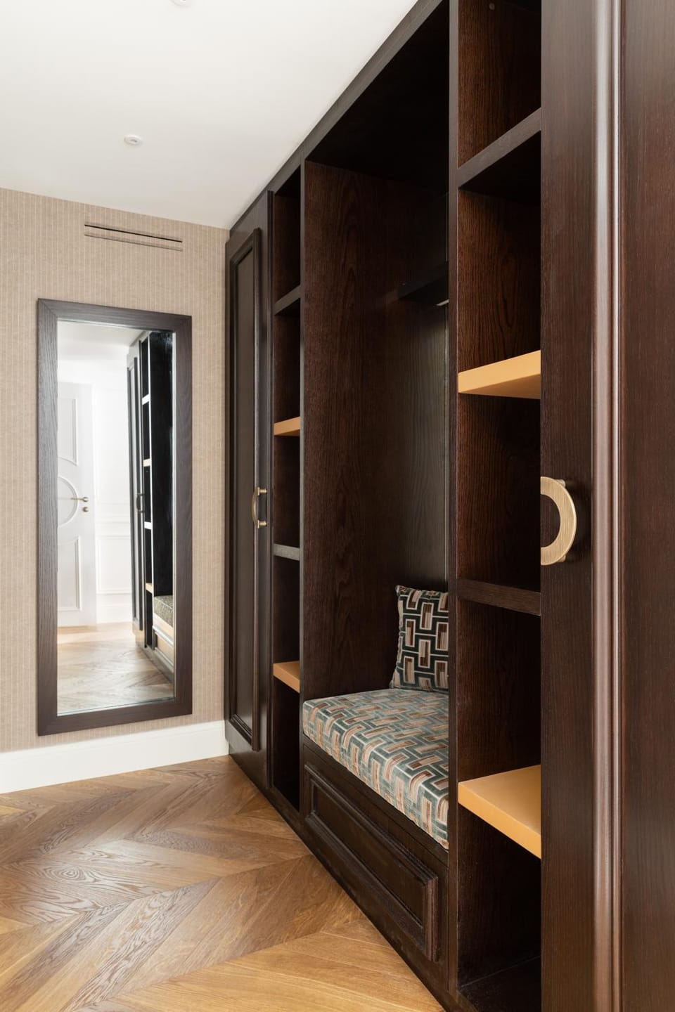 Bed, Living room, Photo of the whole room, Seating area, Bedroom, wardrobe