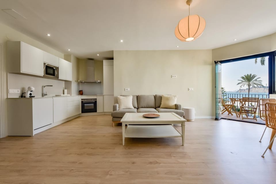 Kitchen or kitchenette, Living room, oven, stove