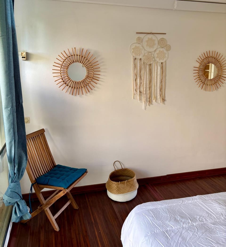 Spacieux appart avec piscine, 5 minutes à pied des plages Apartment in Le Gosier