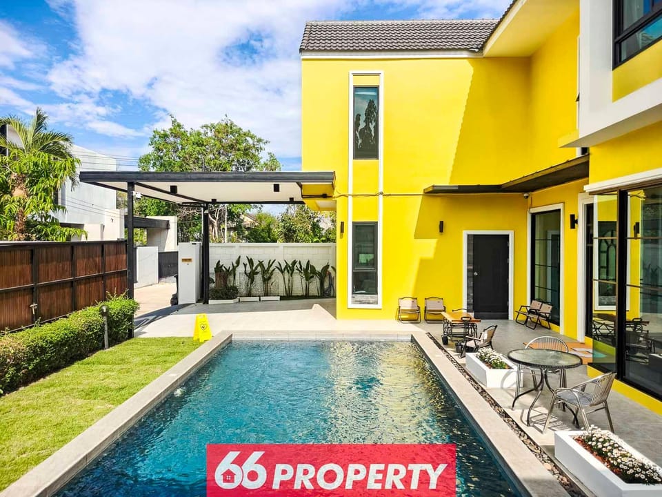 6 Bedroom Pool Villa near CIty and Airport Villa in Chiang Mai