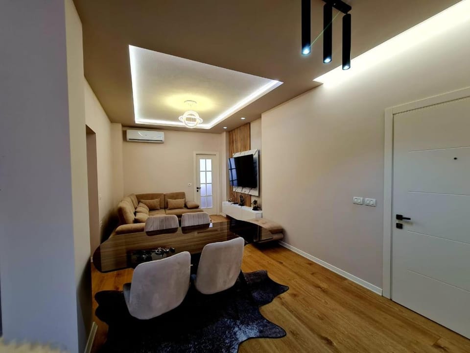 TV and multimedia, Living room, Photo of the whole room, Seating area