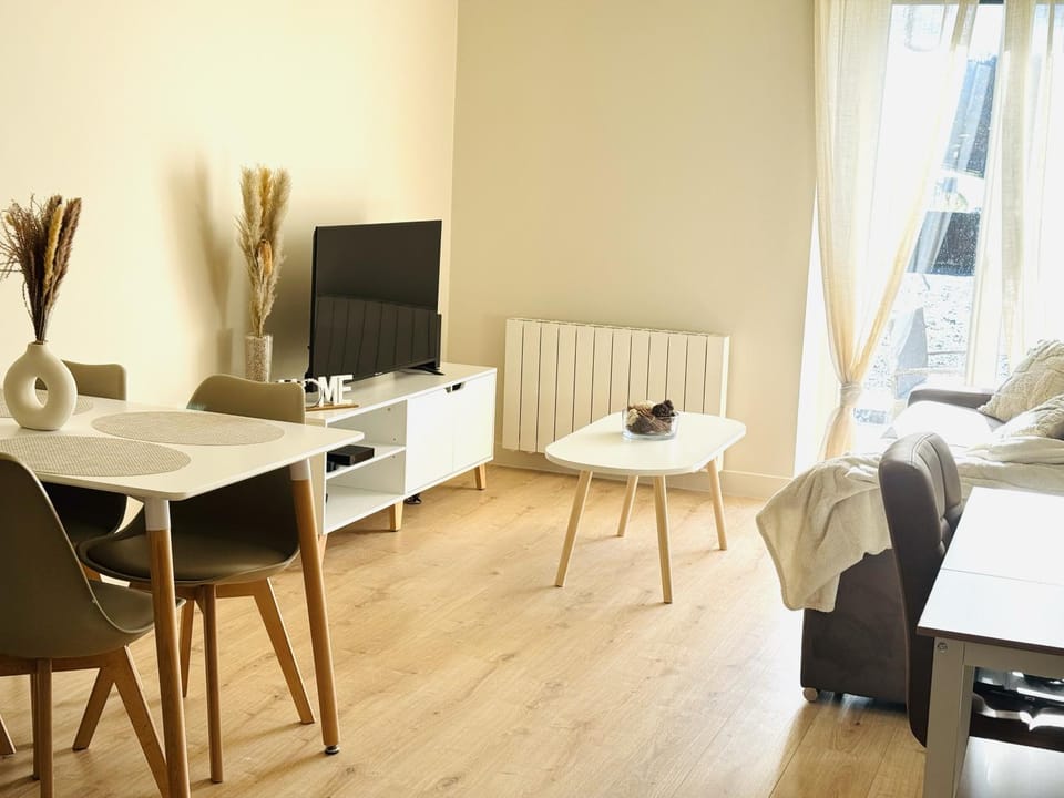 TV and multimedia, Dining area