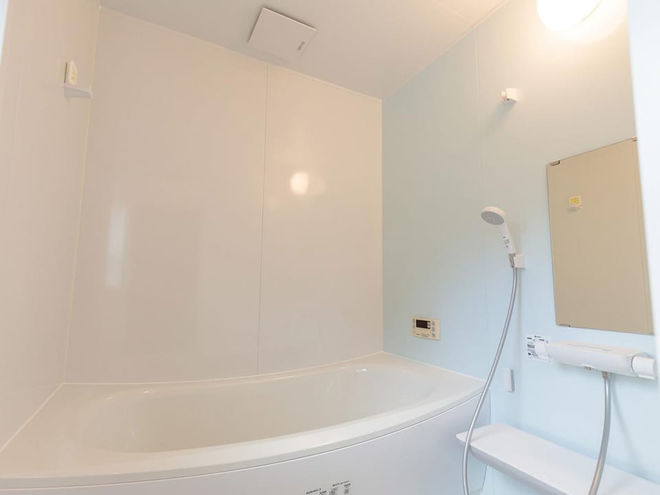 Bathroom, Bath