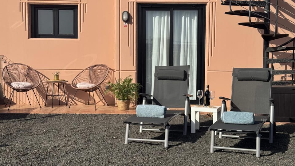 Patio, Garden, sunbed