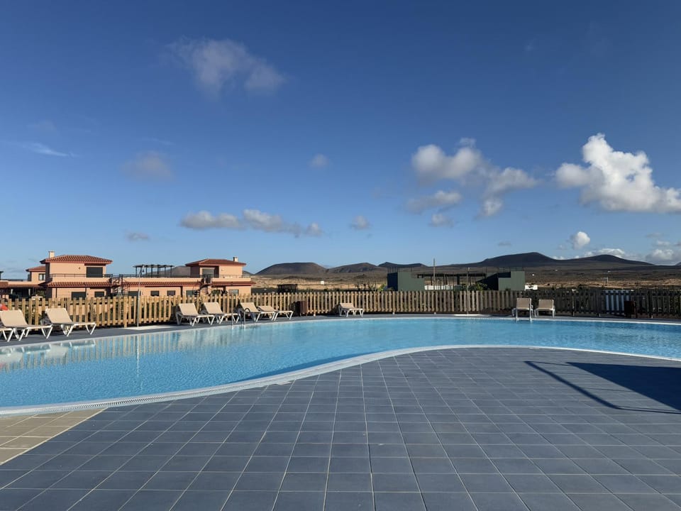 Mountain view, Pool view, Swimming pool, sunbed