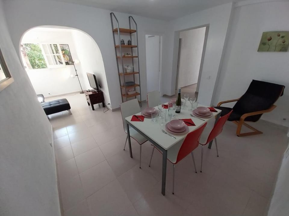 2 bed apt 10min walk to beach Apartment in Tarragonès