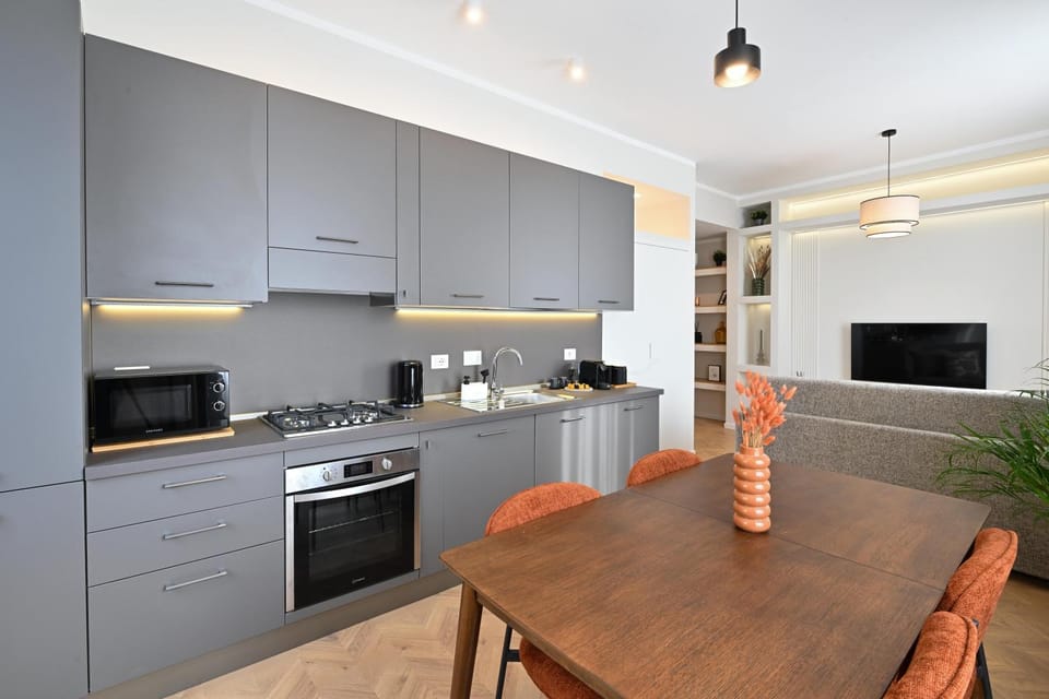 Kitchen or kitchenette, Dining area, dishwasher, oven, stove