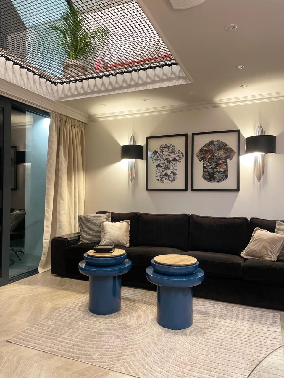 Living room, Seating area