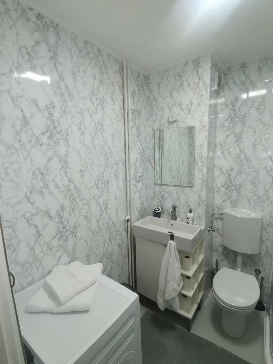 Toilet, Bathroom, towels