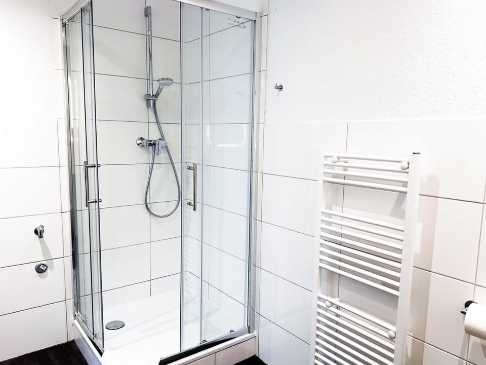 Shower, Bathroom, towels