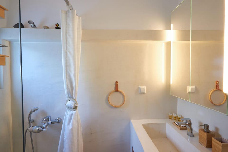 Shower, Bathroom, towels