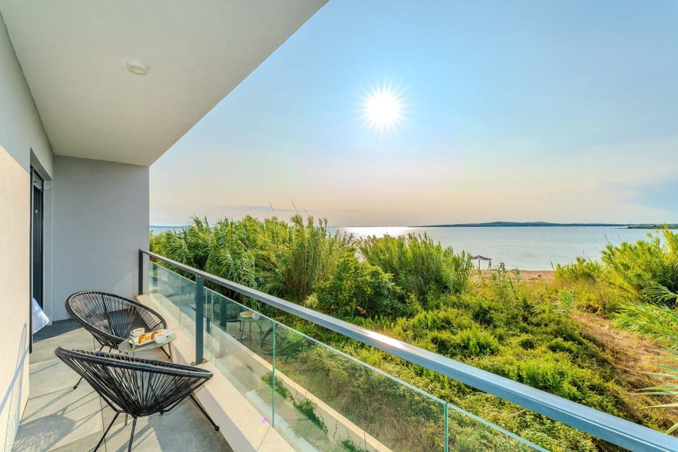 View (from property/room), Balcony/Terrace, Sea view