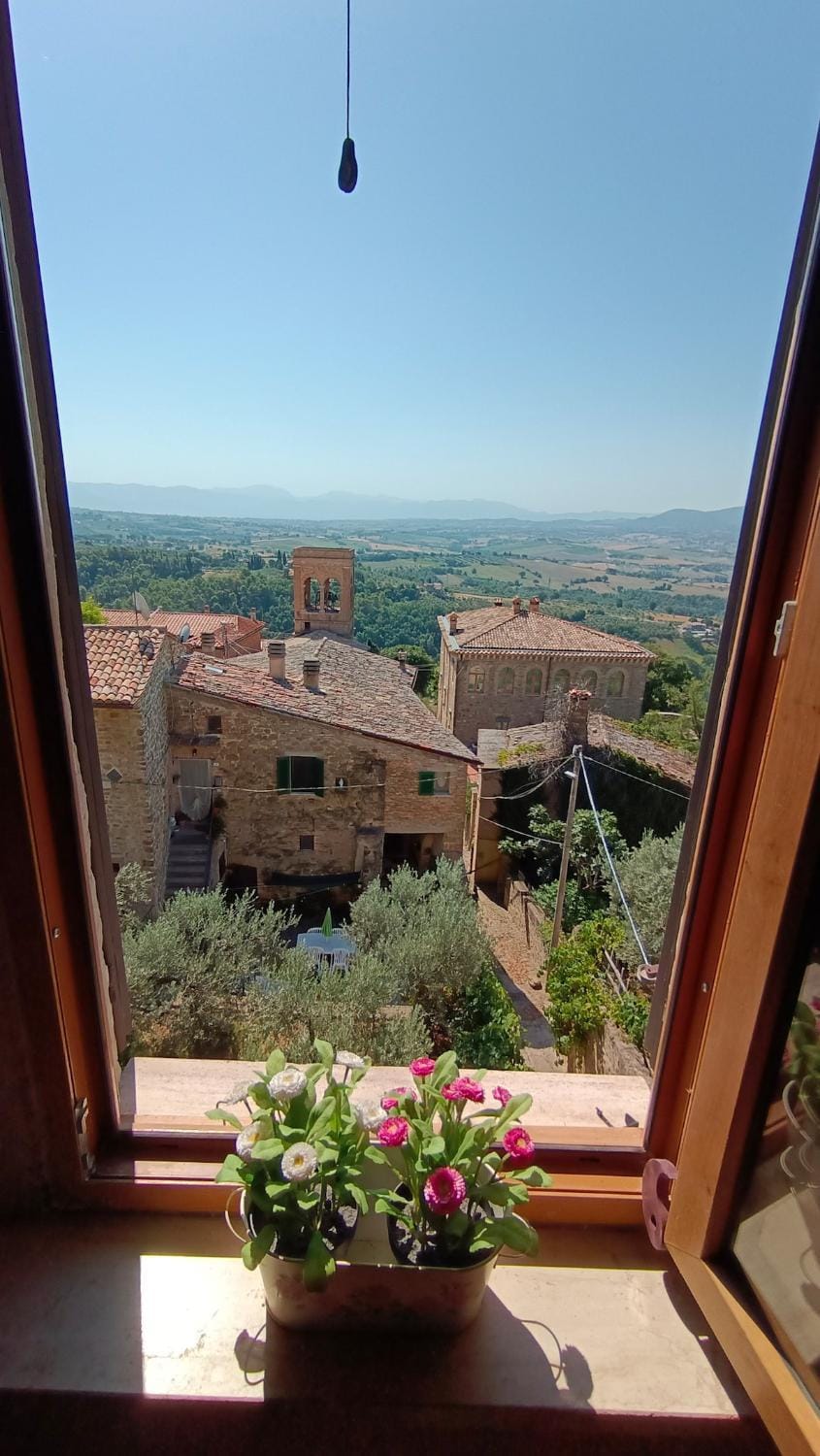 Property building, Day, Natural landscape, View (from property/room), Balcony/Terrace, City view