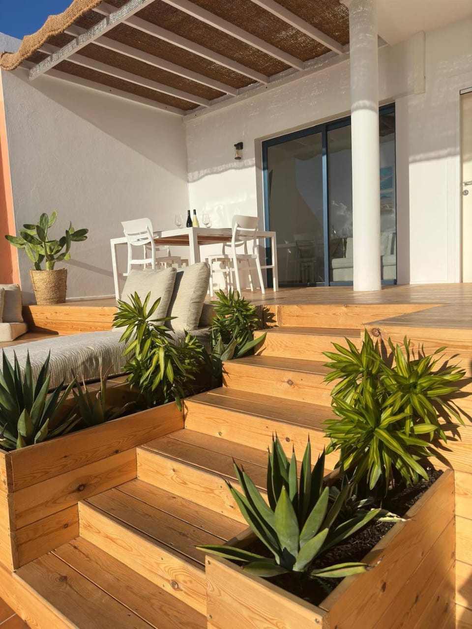 Patio, Day, Garden, View (from property/room), Balcony/Terrace, Balcony/Terrace, Living room, Seating area, Garden view