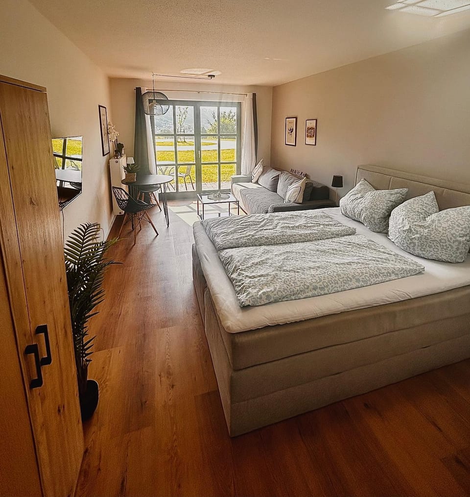 Bed, Living room, Bedroom