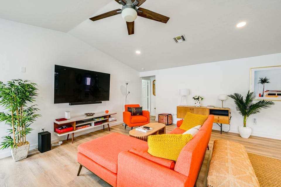 4 Mi to Ocean: Bonita Springs Oasis w/ Heated Pool House in Bonita Springs