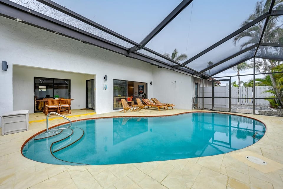 4 Mi to Ocean: Bonita Springs Oasis w/ Heated Pool House in Bonita Springs