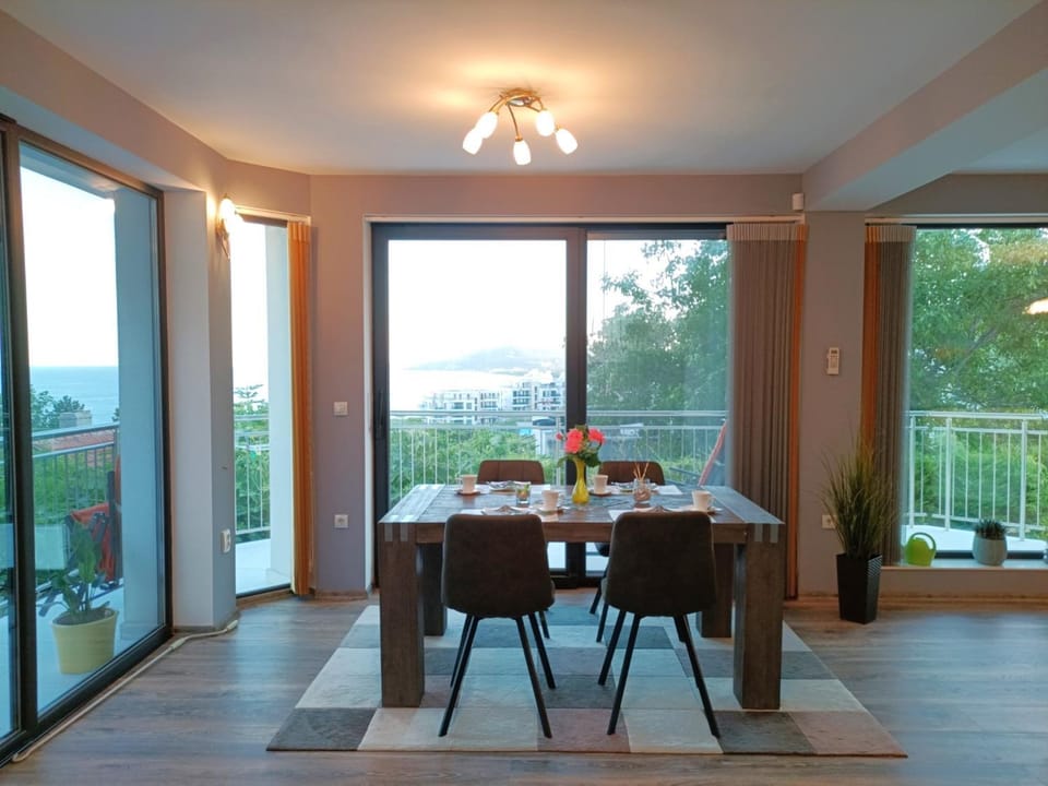 Dining area, Sea view