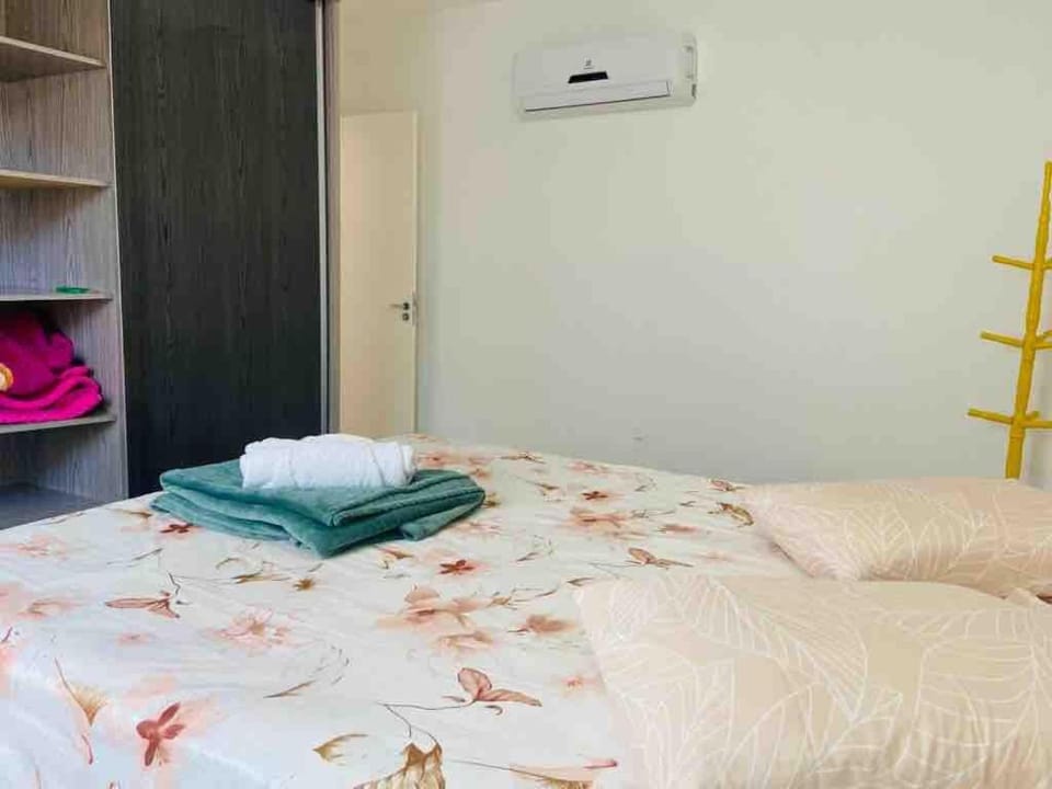Bed, Bedroom, air conditioner