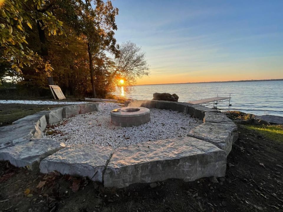 Natural landscape, Lake view, Sunset, fireplace