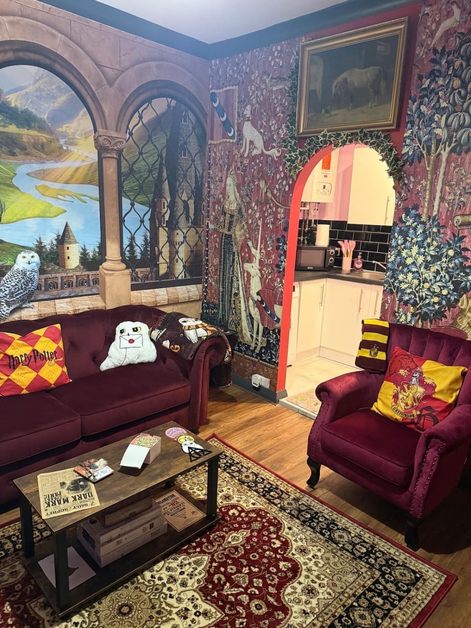Gryffindor Common Room- Warner Bros Studios & London Apartment in Watford