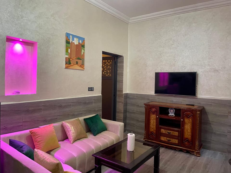Communal lounge/ TV room, TV and multimedia, Living room