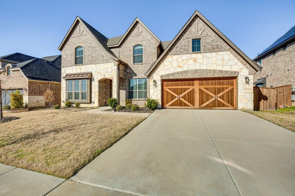 Game Room + Home Theater: Retreat Near Omni PGA! House in Frisco