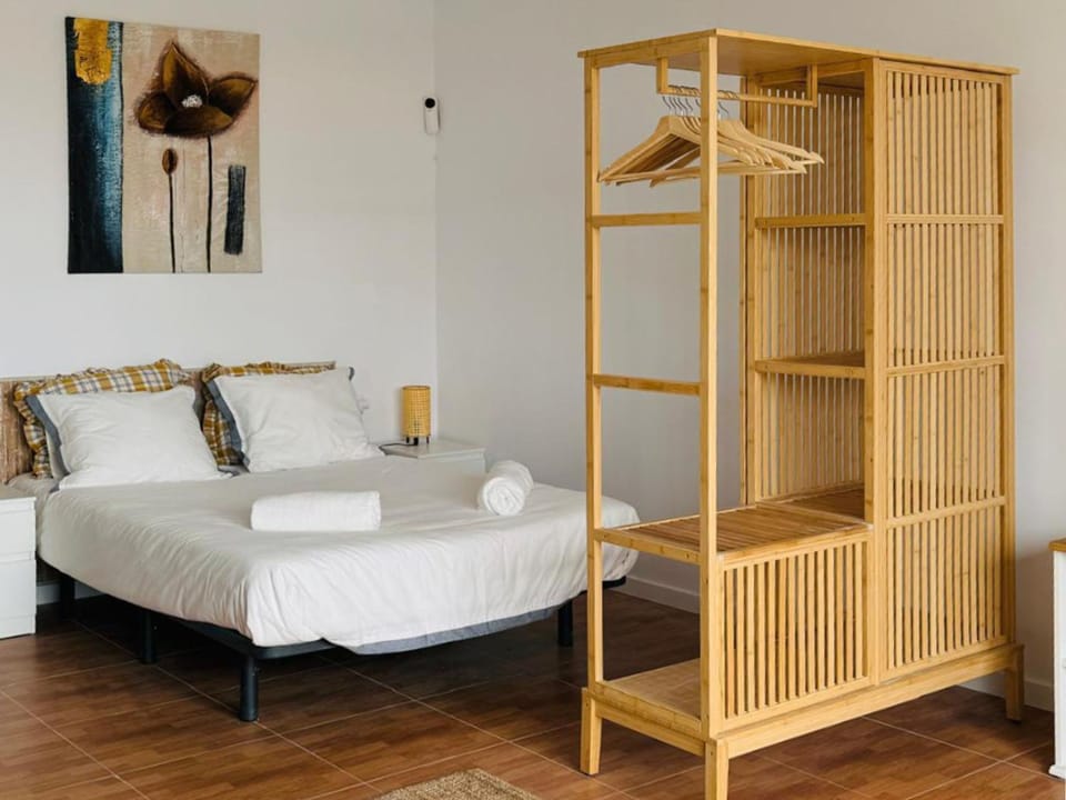 Bed, Bedroom, towels, wardrobe
