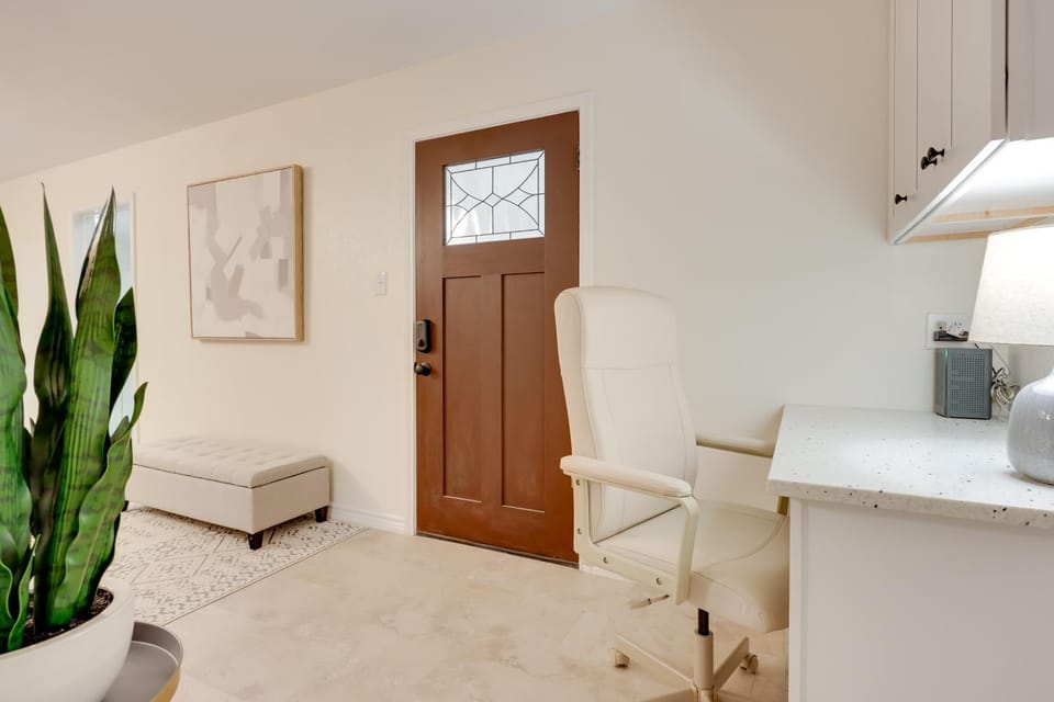 2 Mi to Canyon Lake Cottage with Fire Pit and Grill House in Canyon Lake