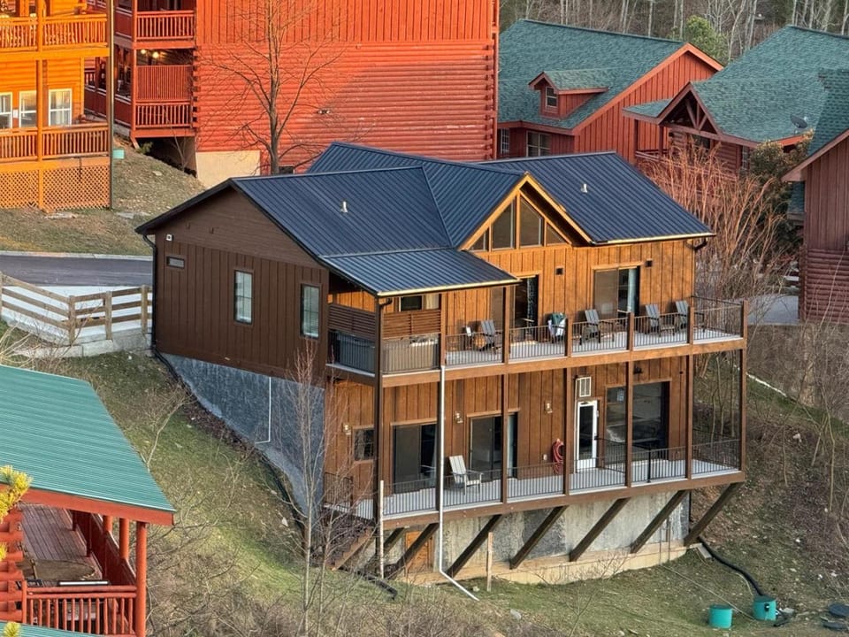 Bearly Haus Modern Smoky Retreat Indoor Pool Hot Tub Views Sleeps 10 House in Sevier County