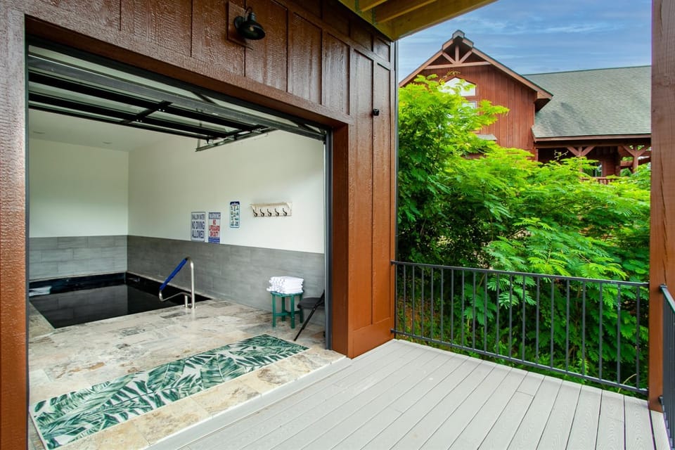 Bearly Haus Modern Smoky Retreat Indoor Pool Hot Tub Views Sleeps 10 House in Sevier County
