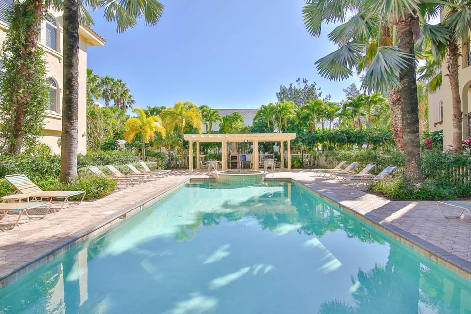 La Casa AMI Beachside House in Holmes Beach
