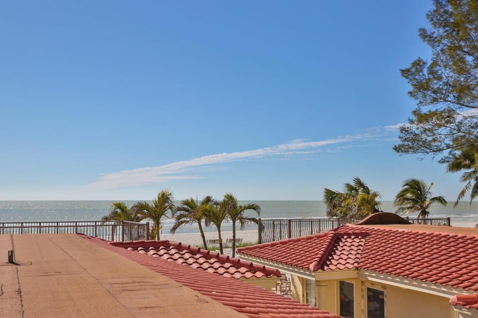 La Casa AMI Beachside House in Holmes Beach
