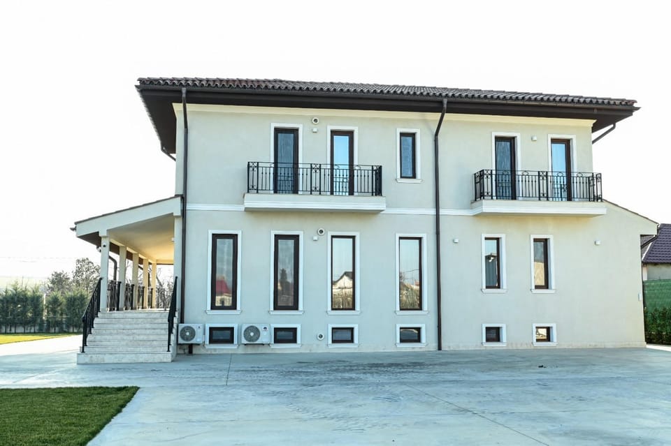 Property building, Day