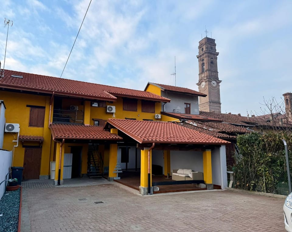 Property building, Day