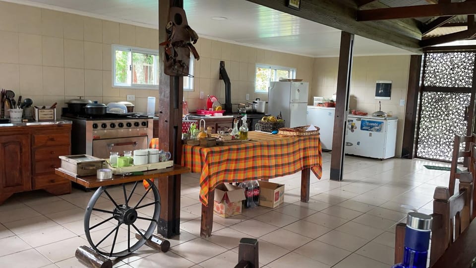 Property building, Kitchen or kitchenette, Dining area, stove