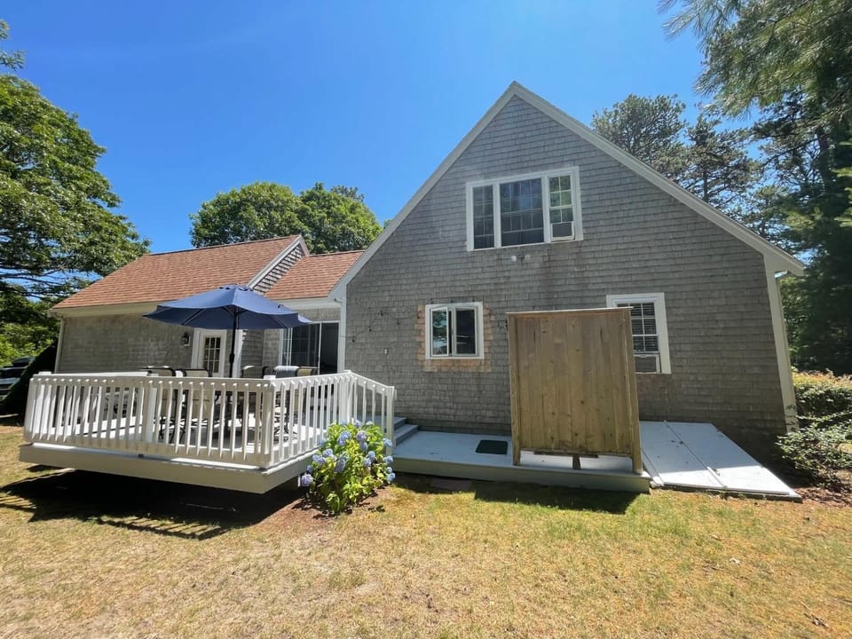 Cozy Bungalow Close to Downtown House in Harwich
