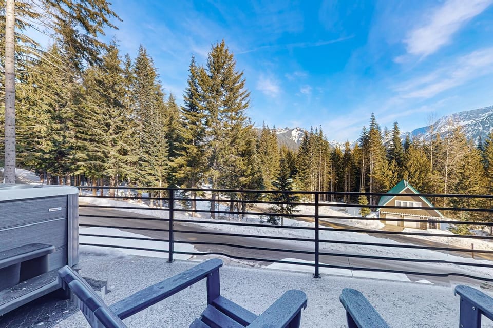 Snoqualmie Pass Mountain Retreat House in Snoqualmie Pass