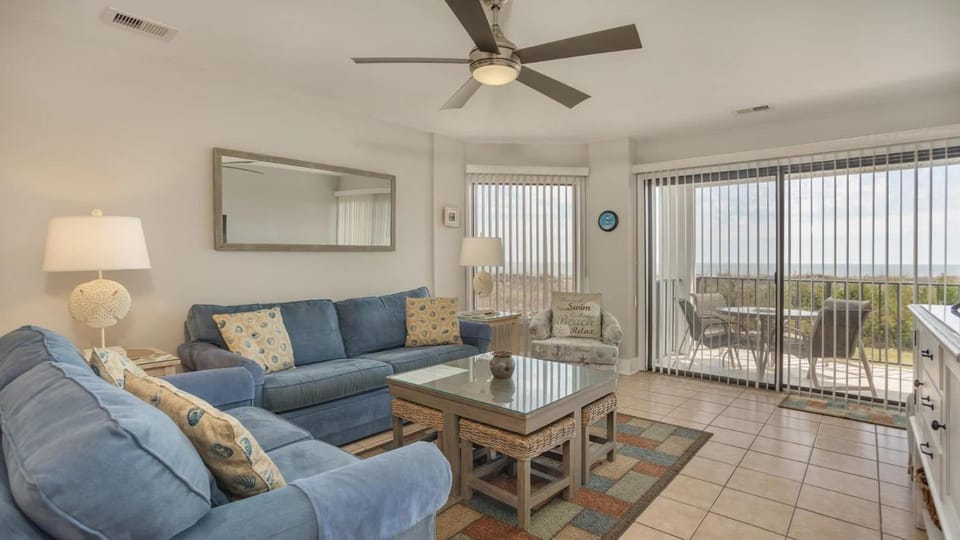 102 Sea Cloisters Oceanfront First Floor Condo Walk out to beach from back deck King 2 Double House in Folly Field
