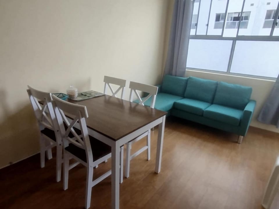 Departamento con piscina ubicado en Breña Apartment in Lima