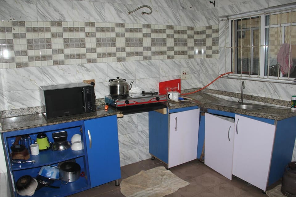 Whitney white 1bedroom shortlet apartment 24hr light -FREE-WIFI Stadium Road N65,000 Apartment in Nigeria