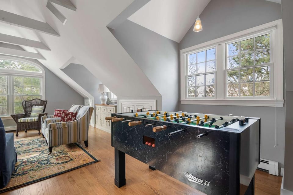 Luxury Waterfront with Game Room House in Chatham