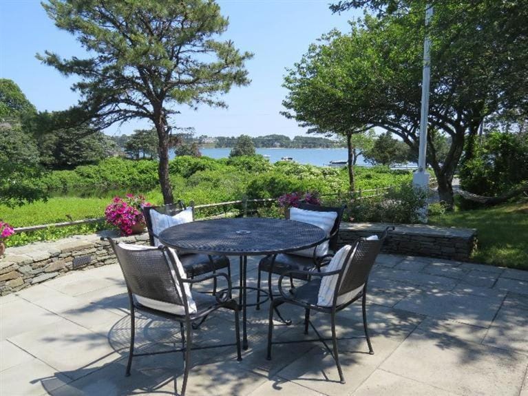 Luxury Waterfront with Game Room House in Chatham